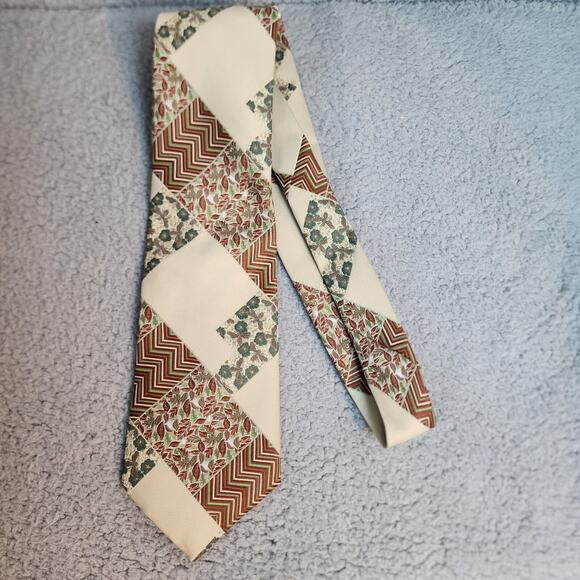Sears Vintage Necktie 70s Men's Shop Floral Chevron Print Green Maroon - Picture 2 of 7